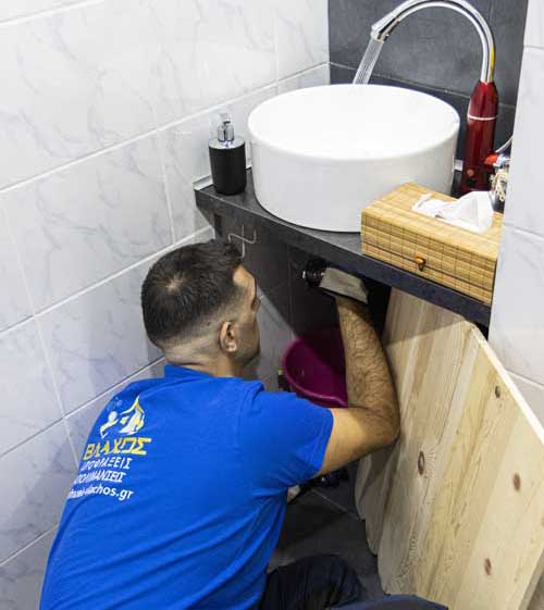 Ξεβούλωμα νιπτήρα από τεχνικό μας.